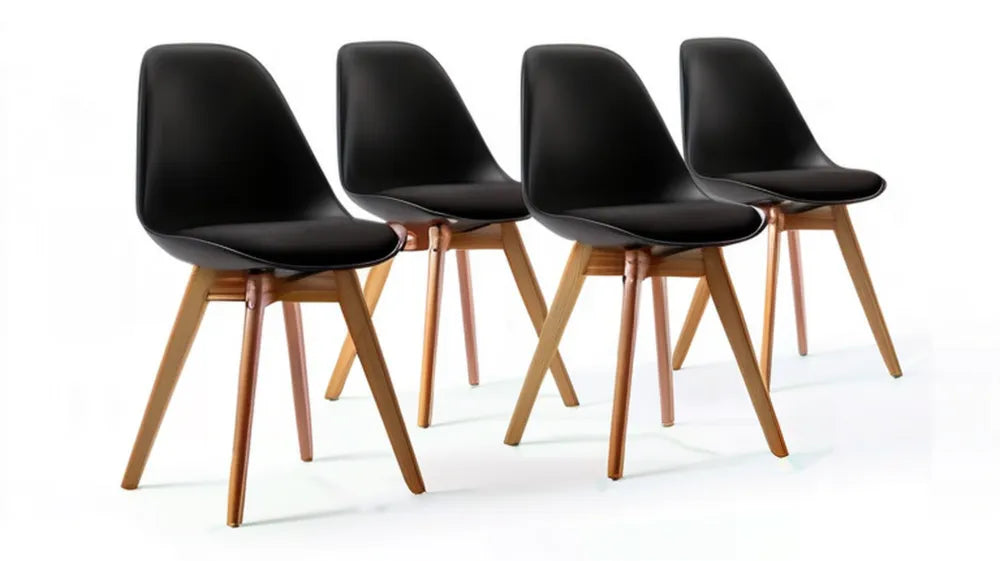 Zestaw 4 czarnych krzeseł z nogami z drewna bukowego, 82 × 48 × 54 cm